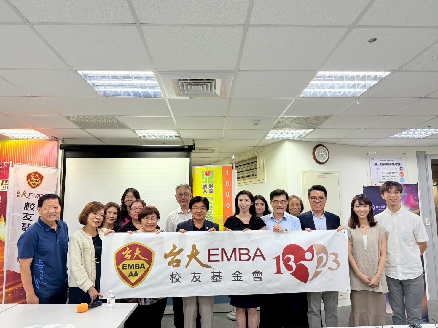 第23屆校友基金會-健康專題講座 粘曉菁醫師 傳遞慈善健康力 消脂保肝好健康於富士達保險經紀人公司