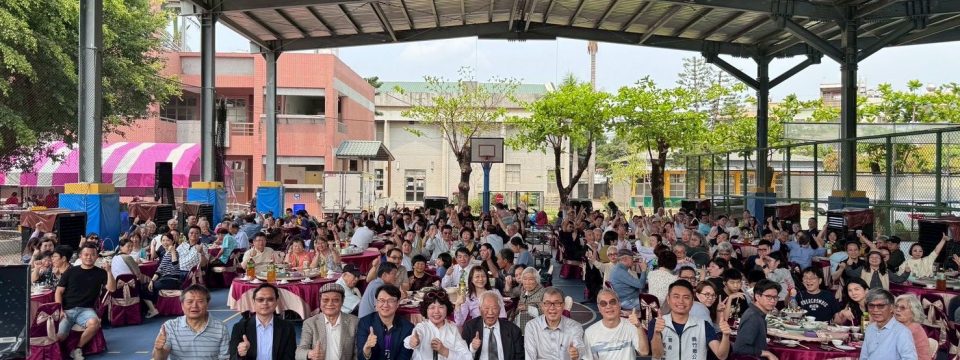 🎶【94歲翁岳生院長領唱，寫下台大EMBA校友之歌公益傳唱的重要時刻】🎶