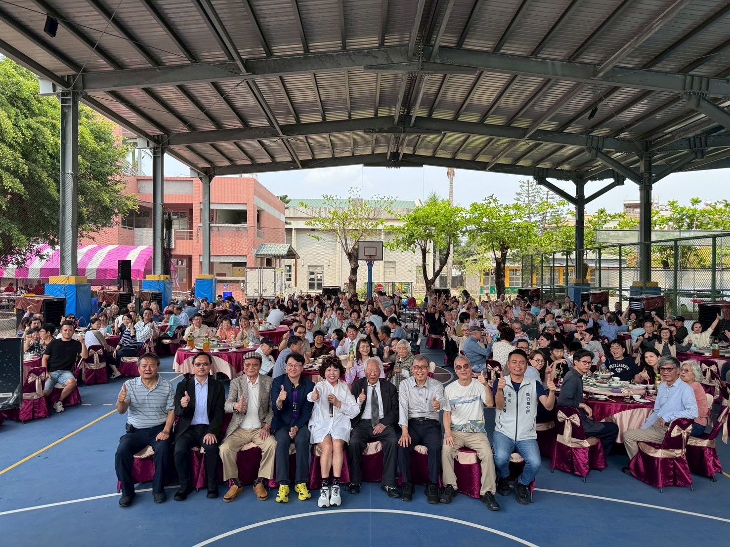 🎶【94歲翁岳生院長領唱,寫下台大EMBA校友之歌公益傳唱的重要時刻】🎶 🎶【94歲翁岳生院長領唱,寫下台大EMBA校友之歌公益傳唱的重要時刻】🎶