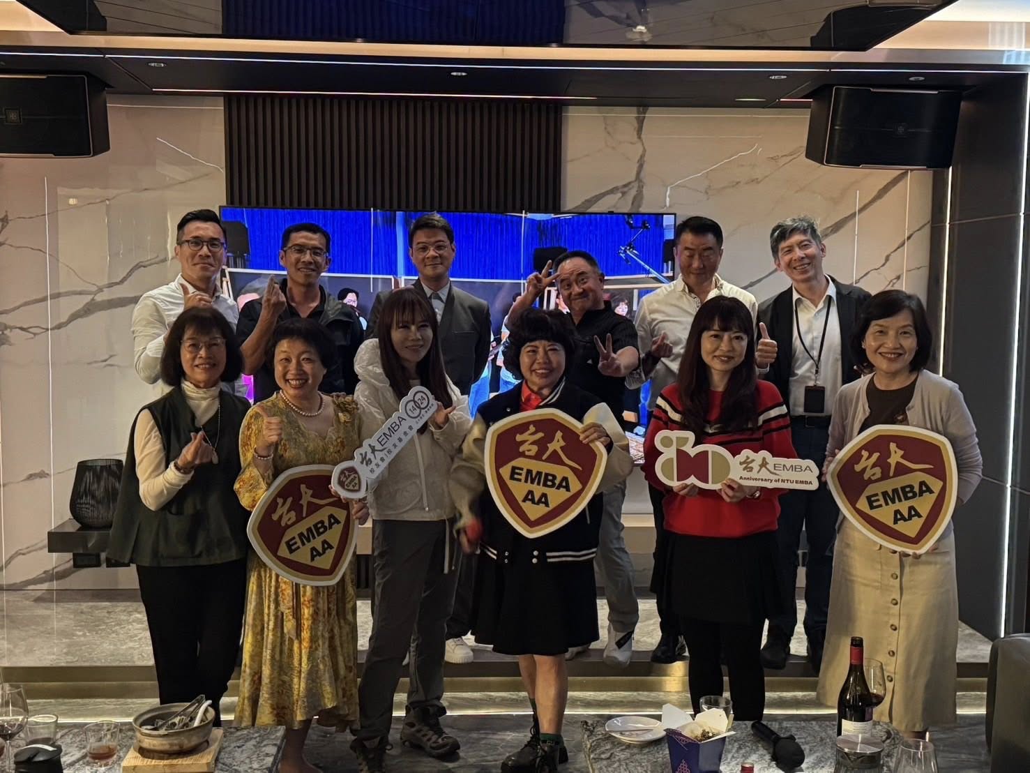 🎤【公益傳唱進KTV！台大EMBA校友之歌全新里程碑】🎶